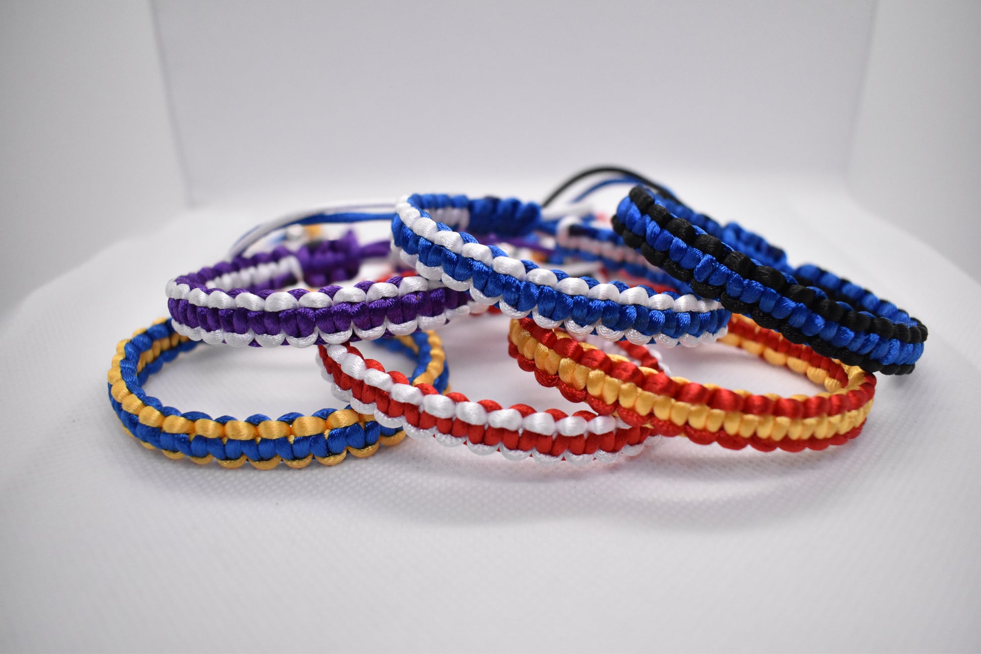 Voetbalclub armband RAFC STA FCB KAA KRC RSCA KVM USG Bold Colours Wristside United